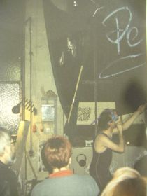 Art absurdum - Foto einer Szene der Performance vom 12.02.2000 - 627.jpg